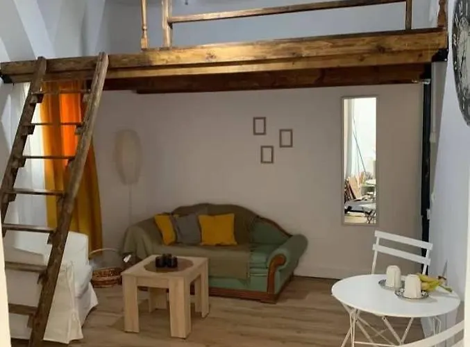 Mascot Bar Street Apartament Rhodes City