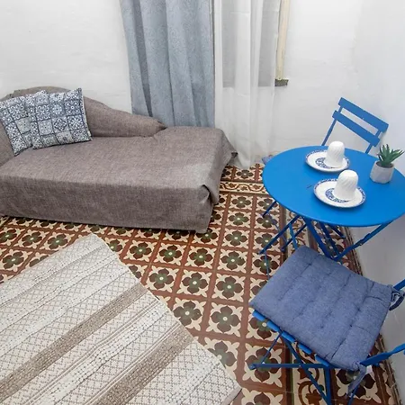 Apartman Mascot Bar Street *