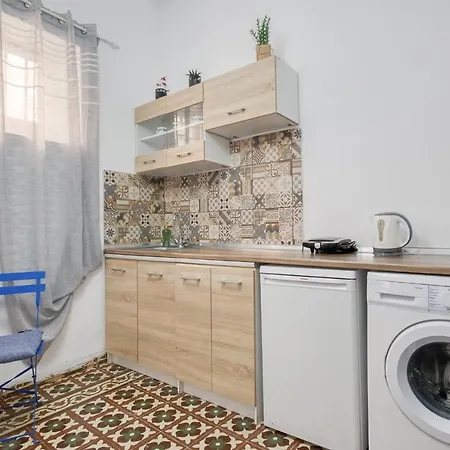 Mascot Bar Street Apartment Rhodes City