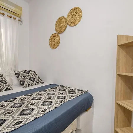 Apartman Mascot Bar Street Rhodes City