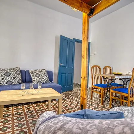 Mascot Bar Street Apartment *